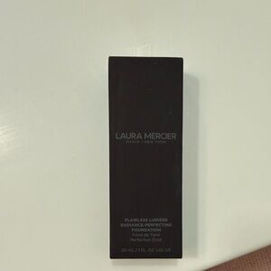 Laura Mercier Flawless Lumière Radiance Foundation - 2C1 Ecru